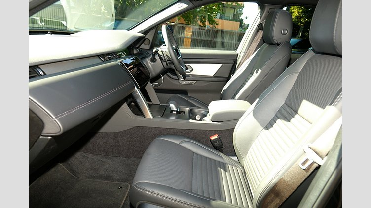 2025 Approved Land Rover Discovery Sport Santorini Black P250 Standard Wheelbase Dynamic SE