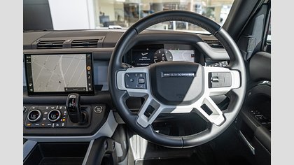 Defender 110 13
