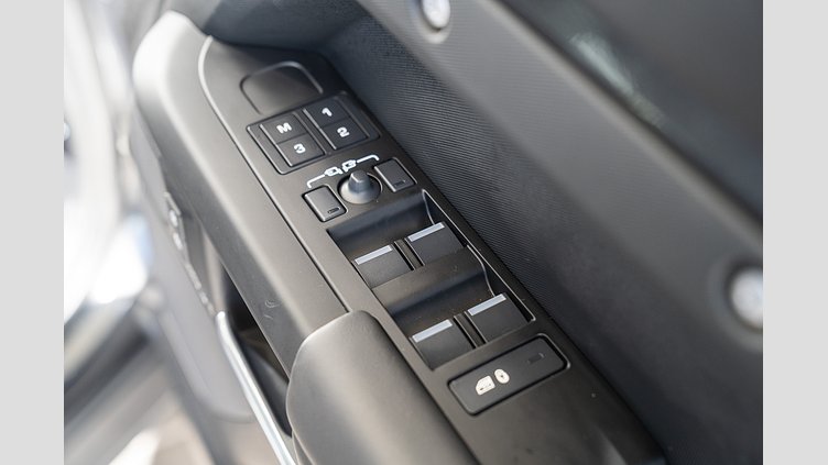2024 Approved Land Rover Defender 110 Carpathian Grey D350 3.0L Inline 6 Cylinder Twin-Turbo Diesel Mild Hybrid D350 X-Dynamic SE - 25.5MY