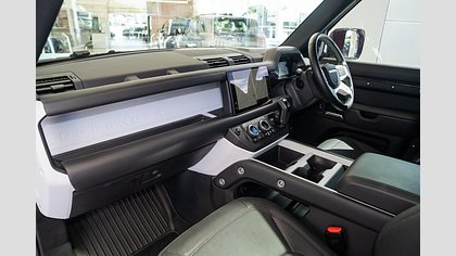 Defender 110 8