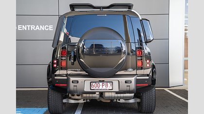 Defender 110 4