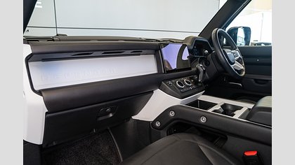 Defender 110 6