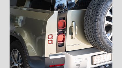 Defender 90 6