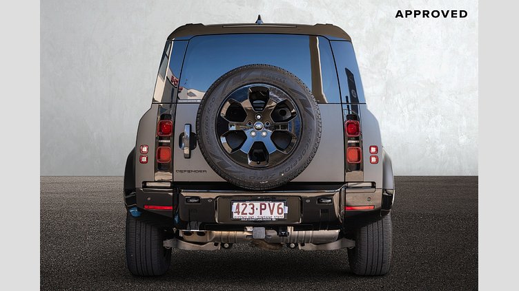 2024 Approved Land Rover Defender 110 Carpathian Grey D350 3.0L Inline 6 Cylinder Twin-Turbo Diesel Mild Hybrid D350 X-Dynamic SE - 25.5MY