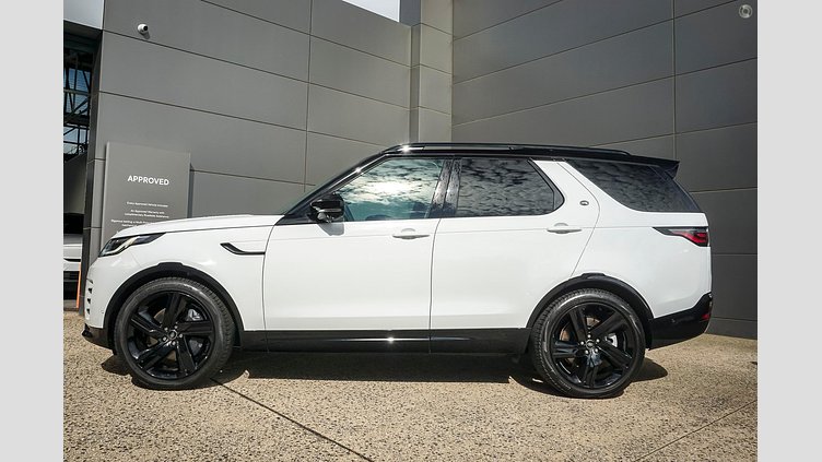 2025 Approved Land Rover Discovery Fuji White D350 Diesel Mild Hybrid Dynamic SE