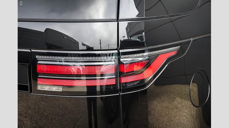2024 Approved Land Rover Discovery Santorini Black D300 Diesel Mild Hybrid Standard Wheelbase Dynamic HSE
