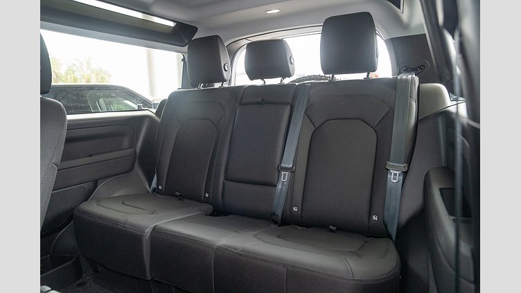 2025 Approved Land Rover Defender 90 Fuji White D250 3.0L Inline 6 Cylinder Twin-Turbo Diesel Mild Hybrid D250 S - 26MY