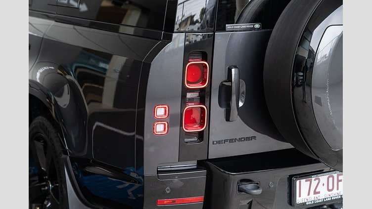 2024 Approved Land Rover Defender 130 Carpathian Grey P400 3.0L Inline 6 Cylinder Twin-Turbo Petrol Mild Hybrid P400 X-Dynamic SE - 25MY
