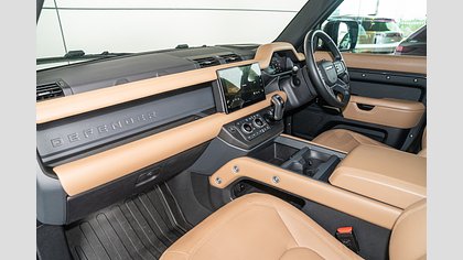 Defender 130 6
