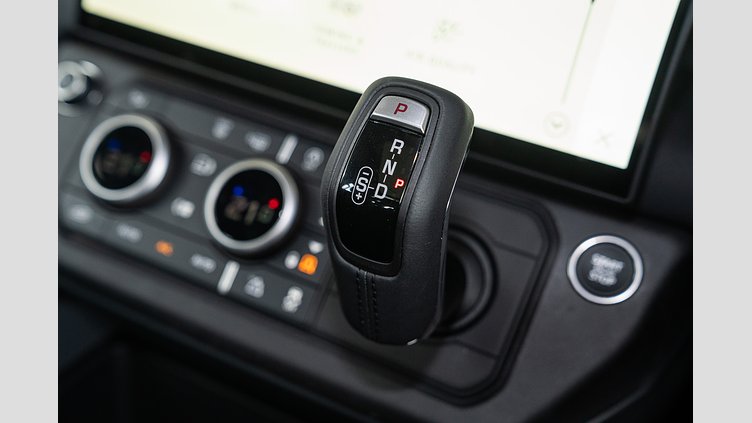 2026 Approved Land Rover Defender 110 Fuji White D350 3.0L Inline Six Cylinder Twin-Turbo Diesel Mild Hybrid D350 X-Dynamic SE - 26MY