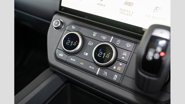 2026 Approved Land Rover Defender 110 Fuji White D350 3.0L Inline Six Cylinder Twin-Turbo Diesel Mild Hybrid D350 X-Dynamic SE - 26MY