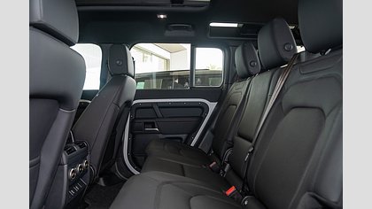 Defender 110 8