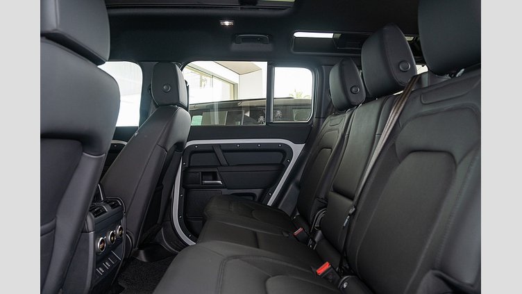 2026 Approved Land Rover Defender 110 Fuji White D350 3.0L Inline Six Cylinder Twin-Turbo Diesel Mild Hybrid D350 X-Dynamic SE - 26MY