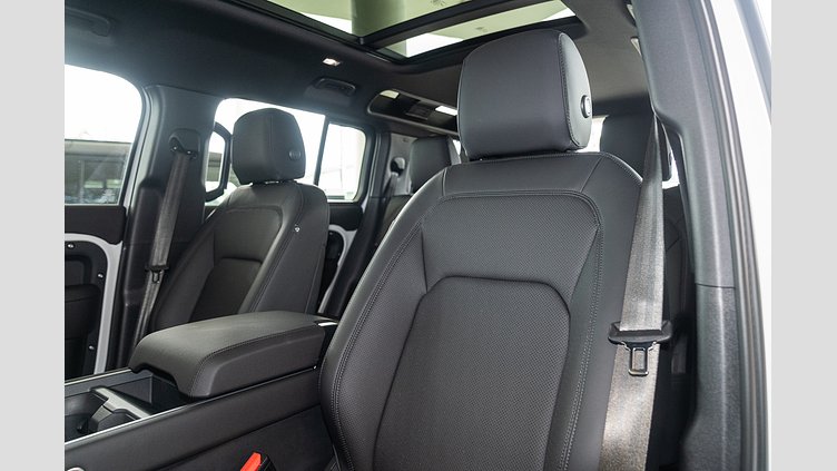 2026 Approved Land Rover Defender 110 Fuji White D350 3.0L Inline Six Cylinder Twin-Turbo Diesel Mild Hybrid D350 X-Dynamic SE - 26MY