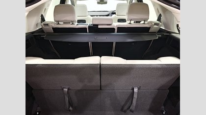 Discovery Sport 9