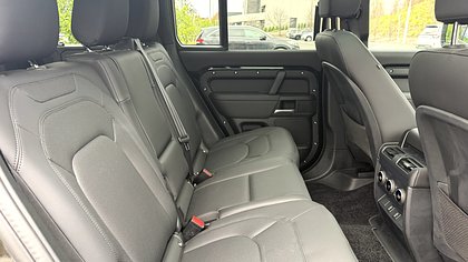 Defender 110 3