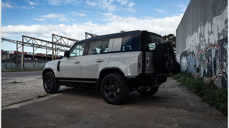 2025 New Land Rover Defender 110 Borasco Grey D350 Diesel Mild Hybrid X-Dynamic SE