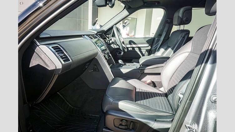 2024 Approved Land Rover Discovery Eiger Grey P360 Petrol Mild Hybrid Standard Wheelbase Dynamic SE