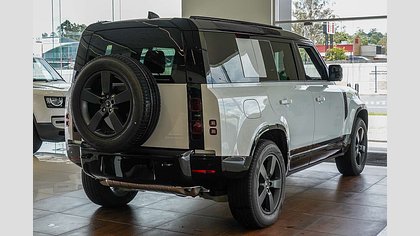 Defender 110 7