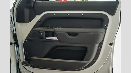 Defender 110 16