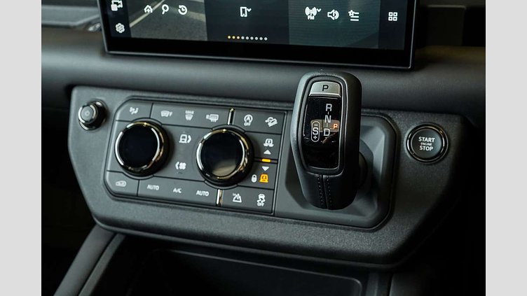 2025 Approved Land Rover Defender 110 Charente Grey P635 Petrol V8 Mild Hybrid OCTA