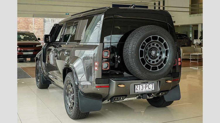 2025 Approved Land Rover Defender 110 Charente Grey P635 Petrol V8 Mild Hybrid OCTA