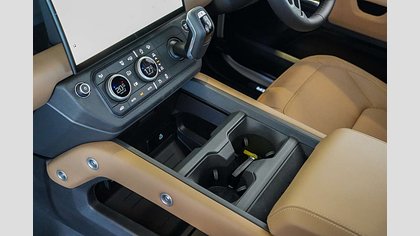 Defender 130 31