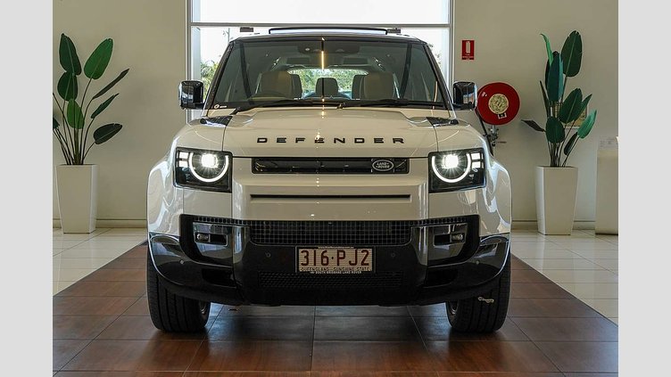 2025 Approved Land Rover Defender 130 Fuji White D350 Diesel Mild Hybrid X-Dynamic SE