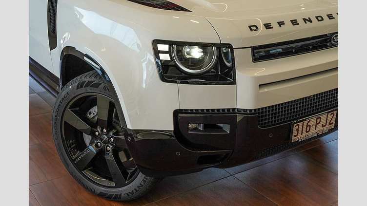 2025 Approved Land Rover Defender 130 Fuji White D350 Diesel Mild Hybrid X-Dynamic SE