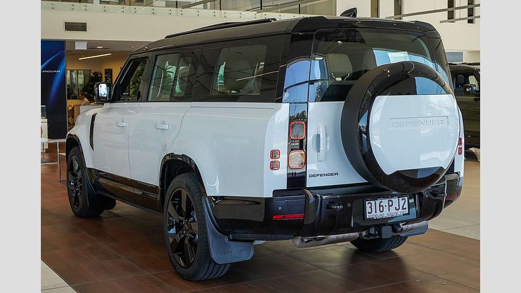 2025 Approved Land Rover Defender 130 Fuji White D350 Diesel Mild Hybrid X-Dynamic SE