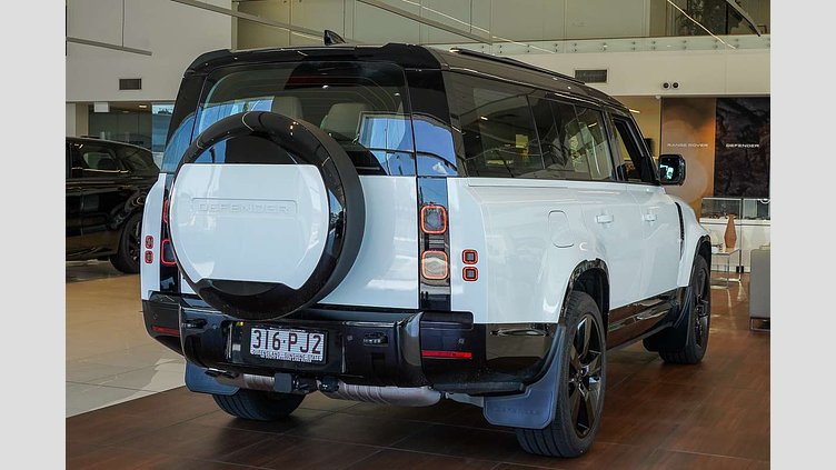 2025 Approved Land Rover Defender 130 Fuji White D350 Diesel Mild Hybrid X-Dynamic SE