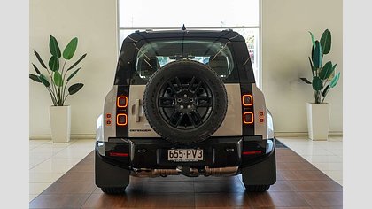 Defender 110 6