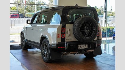 Defender 110 5