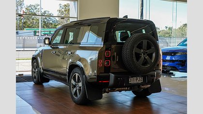 Defender 110 5