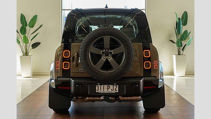 Defender 110 6