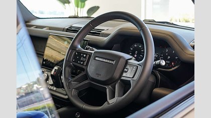 Defender 110 13