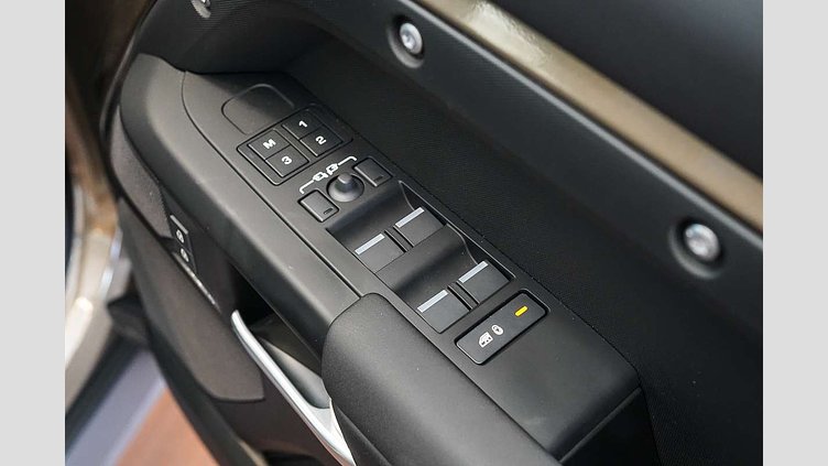 2025 Approved Land Rover Defender 110 Gondwana Stone D350 Diesel Mild Hybrid X-Dynamic SE